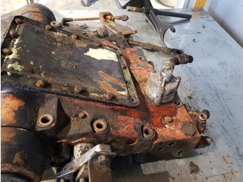 Hidraulika - Traktors Deutz Dx Series Dx110, Dx85, Dx90, Dx120 Lift Cover Complete K4340648: foto 2