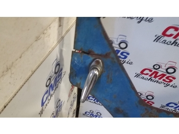 Durvis un rezerves daļas - Traktors Ford 4000, 4600, 5600 2 Cab Door Right 81834249: foto 4