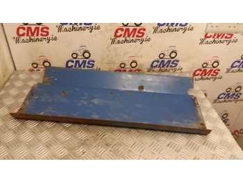 Spārns - Traktors Ford 7840, 40 Series Cab Center Mudguard Panel Lhs 82003107: foto 2