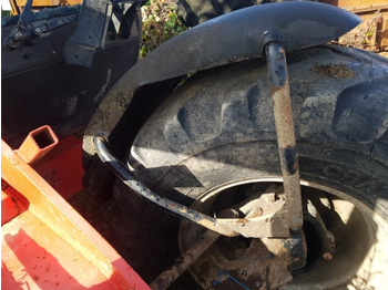 Virsbūve un ārpuse Manitou Mlt735-120 Lsu Cab Mudguard Fender Front Kit: foto 3