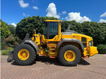 Riteņu iekrāvējs VOLVO L120H