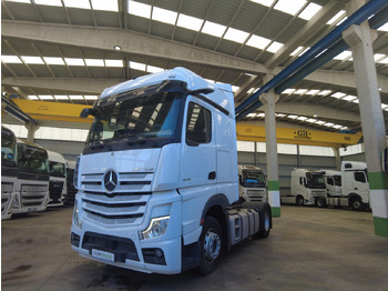 Vilcējs MERCEDES-BENZ Actros 1845