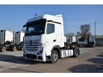 Vilcējs MERCEDES-BENZ Actros 1845