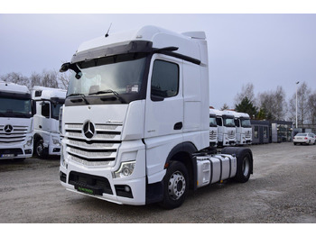 Vilcējs MERCEDES-BENZ Actros 1845