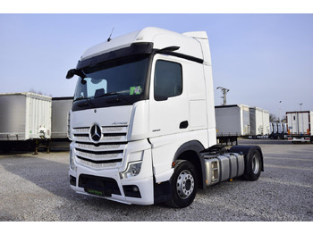Vilcējs MERCEDES-BENZ Actros 1845