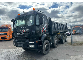 Kravas automašīna pašizgāzējs IVECO Trakker