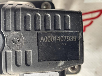 Izplūdes sistēma - Kravas automašīna MERCEDES-BENZ ADBLUE SUPPLY PUMP - 0001407939: foto 3