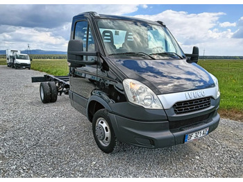 Šasija kravas automašīna Iveco 35C13, 35C12, 35C14, 35C15: foto 4 Šasija kravas automašīna Iveco 35C13, 35C12, 35C14, 35C15: foto 4