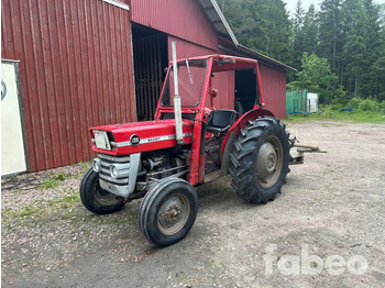 Traktors MASSEY FERGUSON 100 series