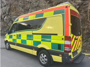 Ātrās palīdzības mašīna Mercedes-Benz Sprinter 319 - AMBULANCE / Krankenwagen: foto 3
