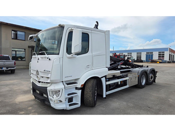 Pacēlājs ar āķi MERCEDES-BENZ Actros 2543