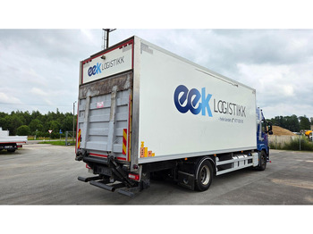 Kravas automašīna ar slēgto virsbūvi Volvo FM330 4X2: foto 3