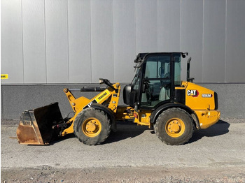 Riteņu iekrāvējs CATERPILLAR 906M