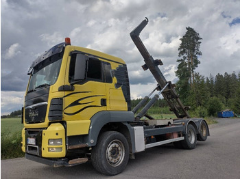 Pacēlājs ar āķi MAN TGX 26.480