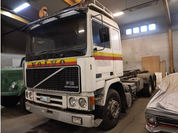 Būvgružu konteineru vedējs VOLVO F12