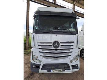 Vilcējs MERCEDES-BENZ Actros 1845
