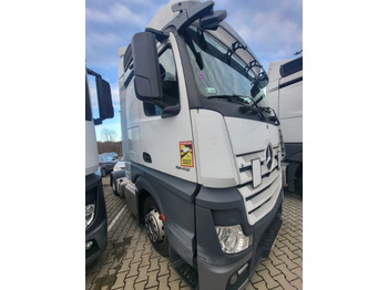 Vilcējs MERCEDES-BENZ Actros 1845