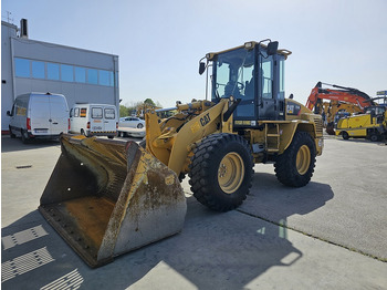 Riteņu iekrāvējs CATERPILLAR 914