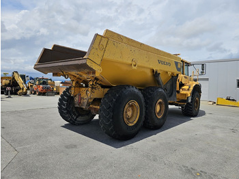 Artikulētias pašizgāzējs VOLVO A35D: foto 4