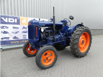 Traktors FORDSON