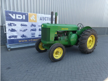 Traktors JOHN DEERE