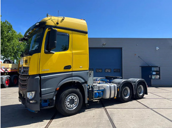 Vilcējs MERCEDES-BENZ Arocs 2663