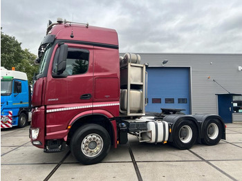 Vilcējs MERCEDES-BENZ Arocs 3363