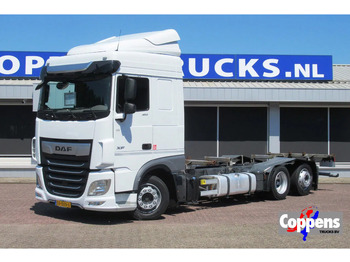 Konteineru vedējs/ Kravas automašīna ar noņemamā virsbūve DAF XF 450