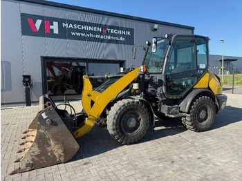 Riteņu iekrāvējs KOMATSU WA70