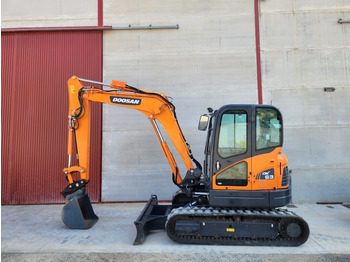 Mini-ekskavators DOOSAN DX63
