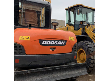 Kāpurķēžu ekskavators DOOSAN DH60