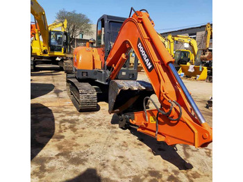 Kāpurķēžu ekskavators DOOSAN DX60