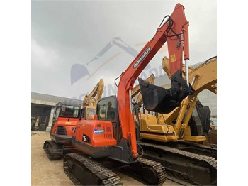 Kāpurķēžu ekskavators DOOSAN DX60