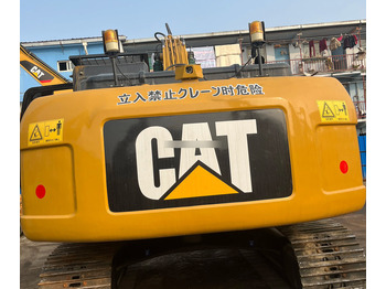 Kāpurķēžu ekskavators CATERPILLAR 320D