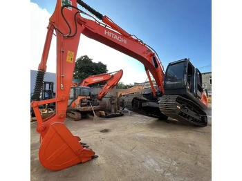 Kāpurķēžu ekskavators HITACHI ZX200