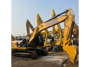Kāpurķēžu ekskavators CATERPILLAR 320D