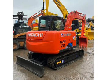 Kāpurķēžu ekskavators HITACHI ZX70
