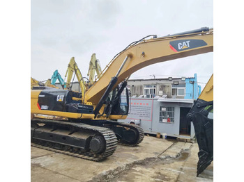 Kāpurķēžu ekskavators CATERPILLAR 330D