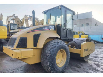 Ceļu veltnis used Road making machine CAT CS 683E roller: foto 3