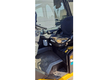 Autokrāvējs, Teleskopiskais iekrāvējs JCB TLT 30-19E: foto 3