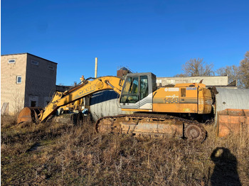 Kāpurķēžu ekskavators CASE