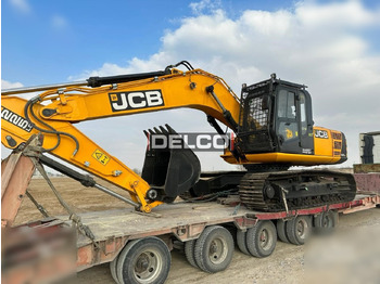 Kāpurķēžu ekskavators JCB