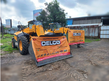 Teleskopiskais iekrāvējs JCB