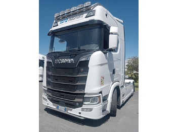 Vilcējs SCANIA S 520