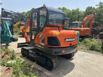 Mini-ekskavators DOOSAN DX60