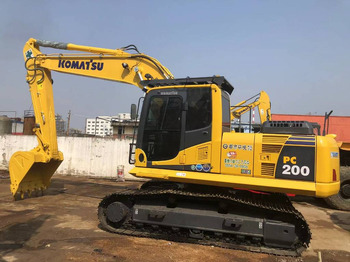 Kāpurķēžu ekskavators KOMATSU PC200-8