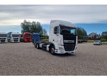 Konteineru vedējs/ Kravas automašīna ar noņemamā virsbūve DAF XF 460