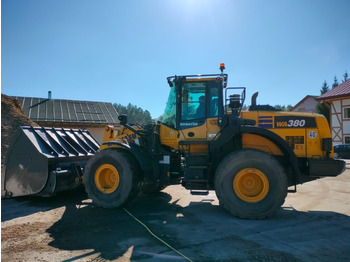 Riteņu iekrāvējs KOMATSU WA380