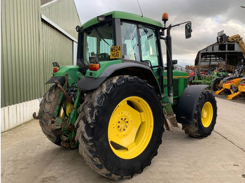 Traktors John Deere 6800: foto 4