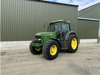 Traktors JOHN DEERE 6800